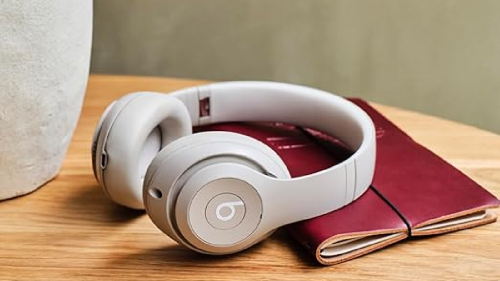 Beats Studio Pro: The Ultimate Wireless Bluetooth Noise-Cancelling Headphones in Sandstone